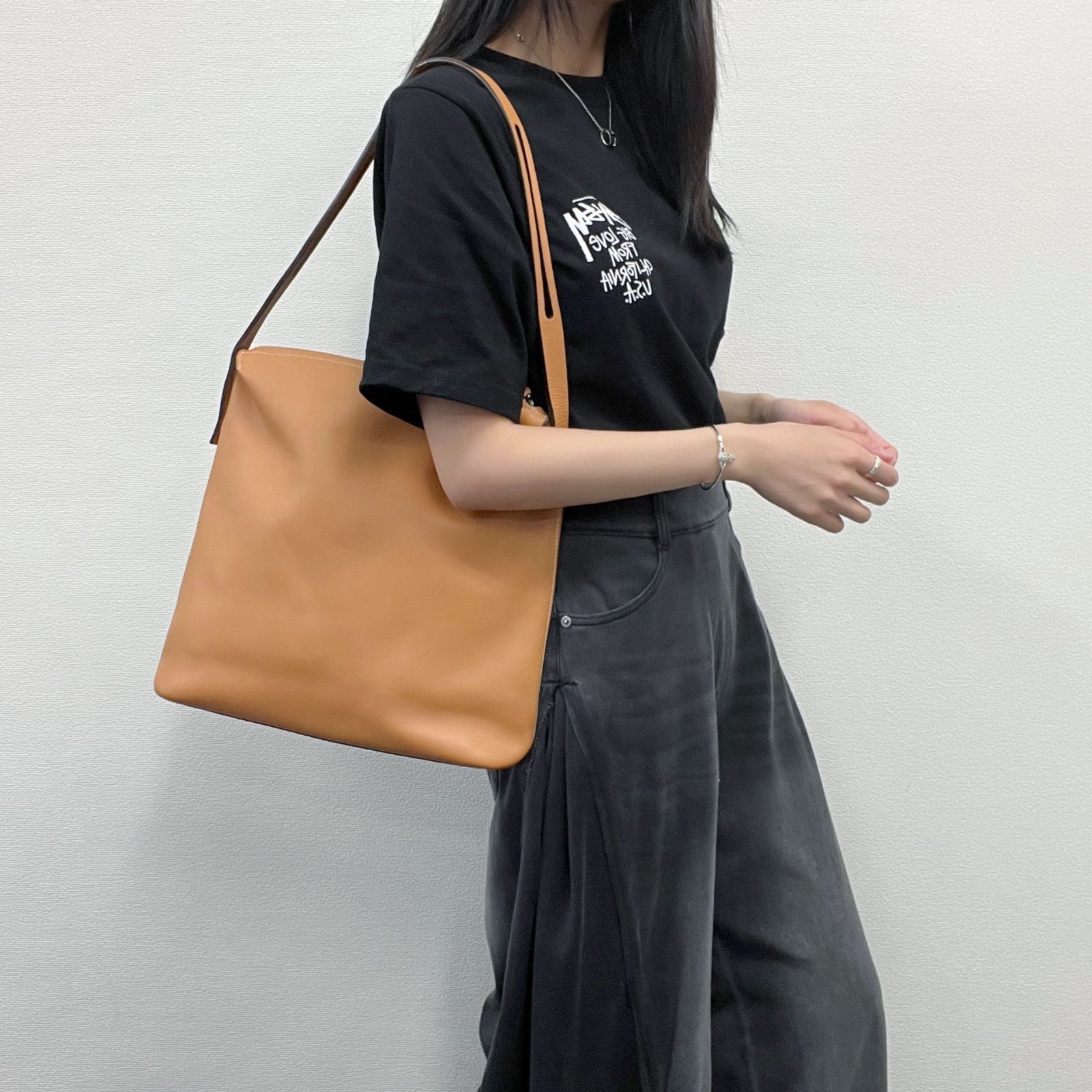 【中古】LOEWE ロエベ レザー ワンショルダーバッグ ポーチ付き ショルダーバッグ レザー キャメル 金具シルバー ヴィンテージ レディース HIBUOCHI VINTAGE hboc260607a10