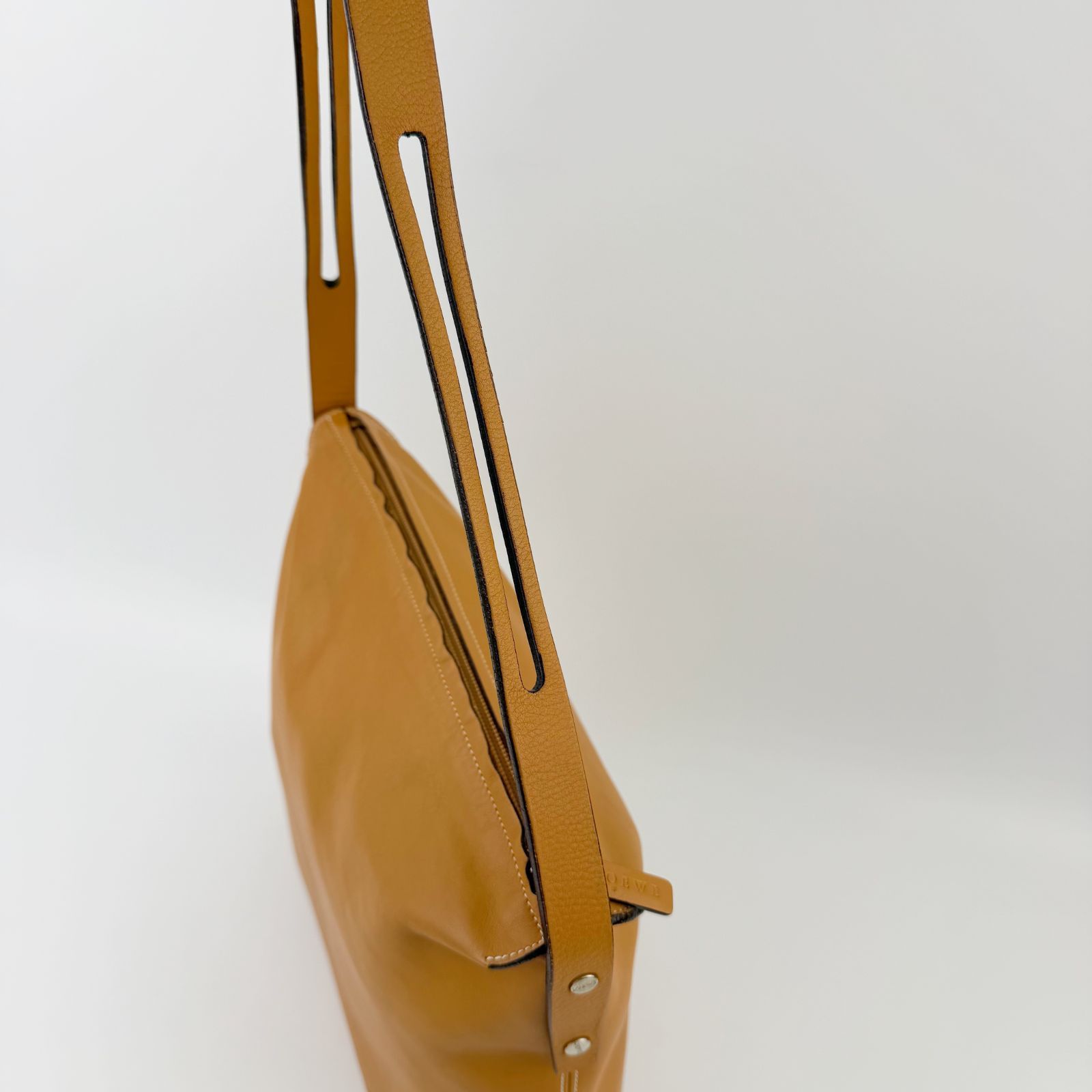 中古】LOEWE ロエベ レザー ワンショルダーバッグ ポーチ付き 