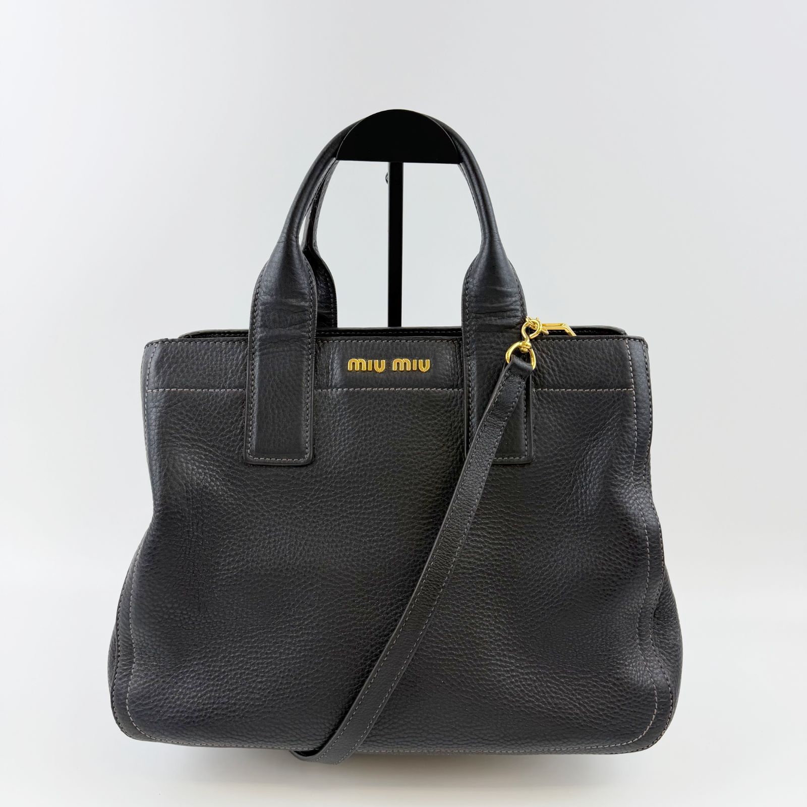 【中古】MIU MIU ミュウミュウ マドラス レザー 2WAY ハンドバッグ ショルダーバッグ レザー ブラック 金具ゴールド ヴィンテージ レディース HIBUOCHI VINTAGE hboc260610a02
