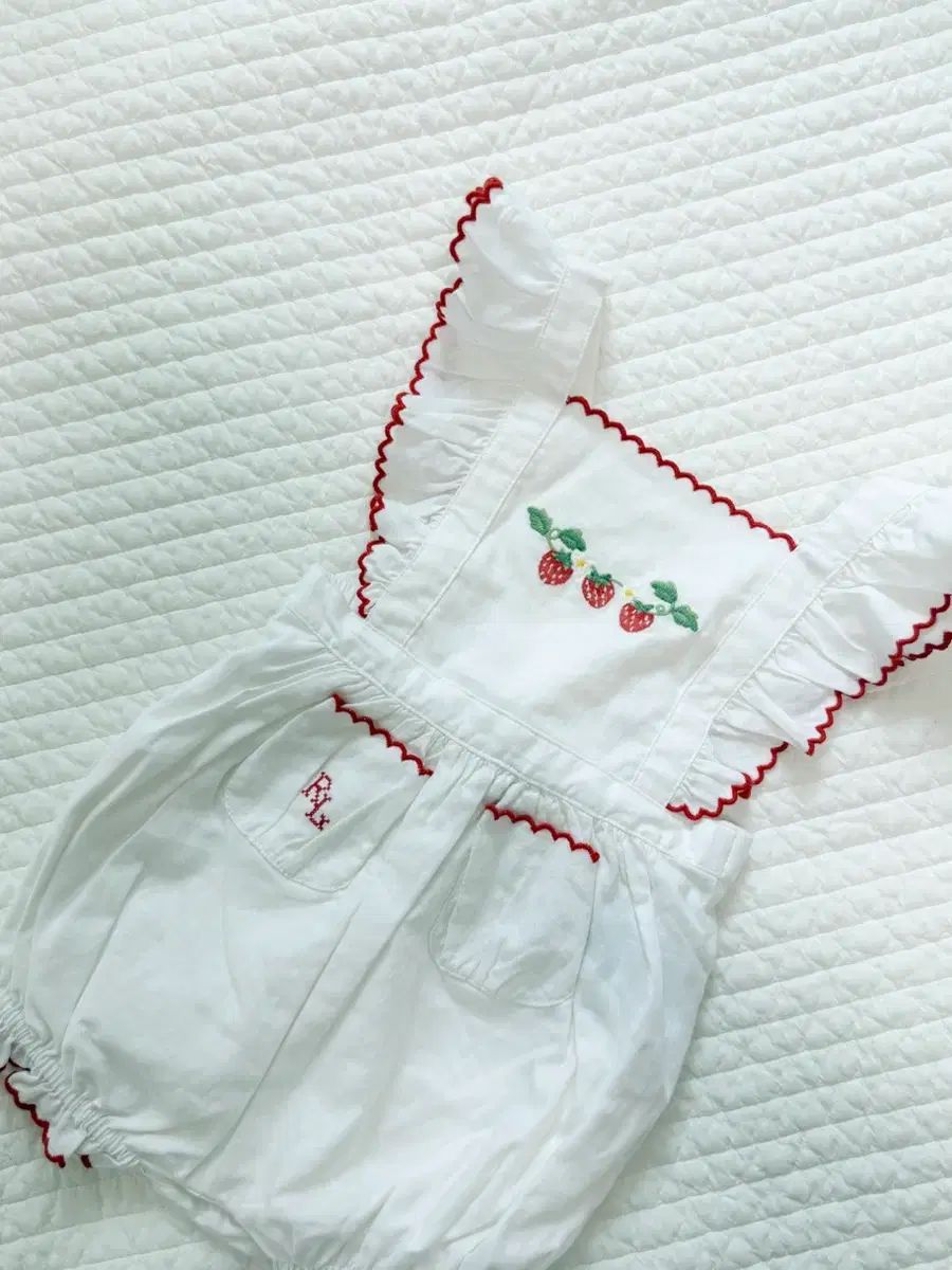 (新品)とても可愛いPOLO RALPH LAUREN(ポロラルフローレン) ベイビー いちご 刺繍 ロンパース