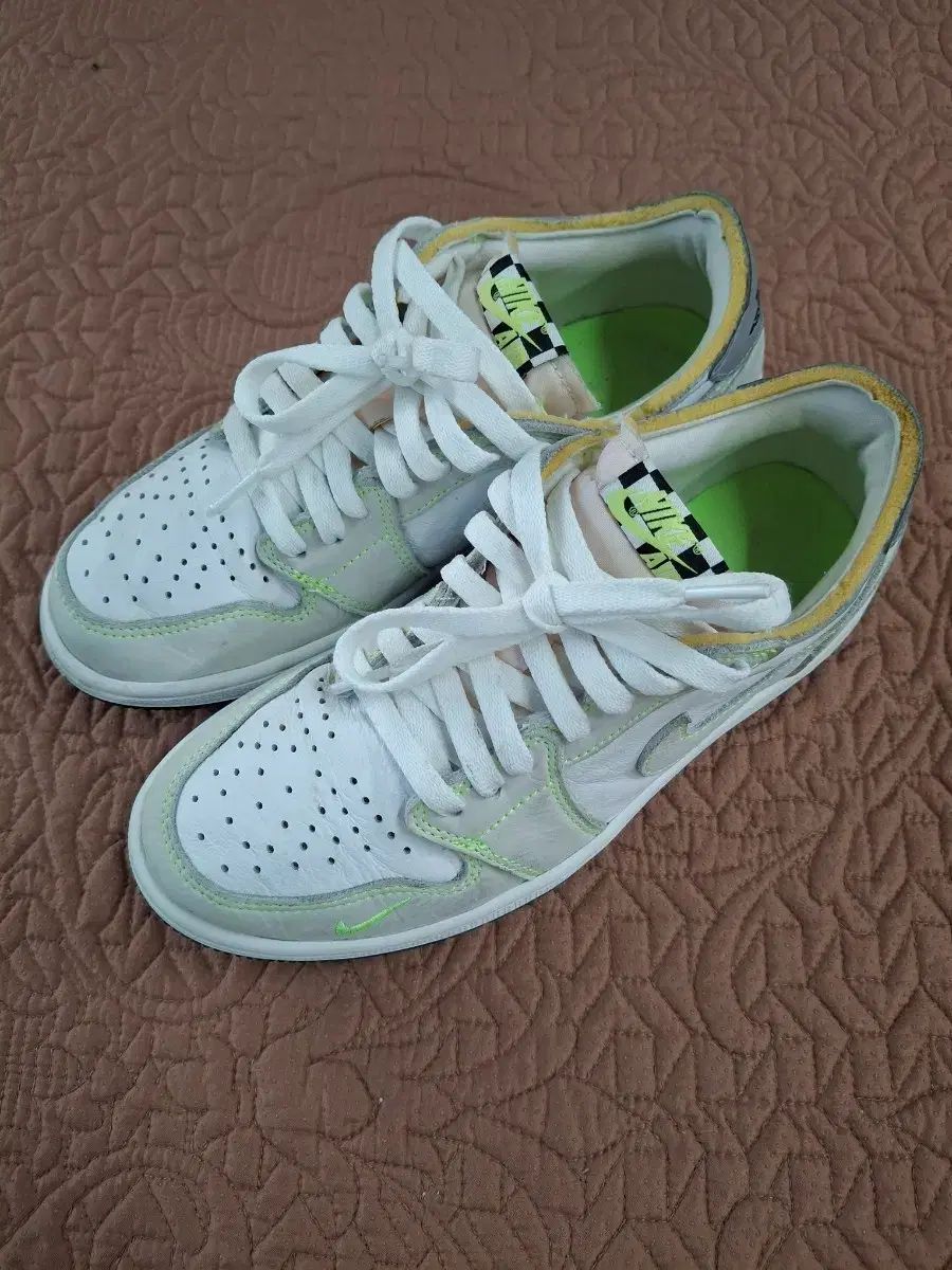 250 NIKE ジョーダン1 OG スニーカー 1231