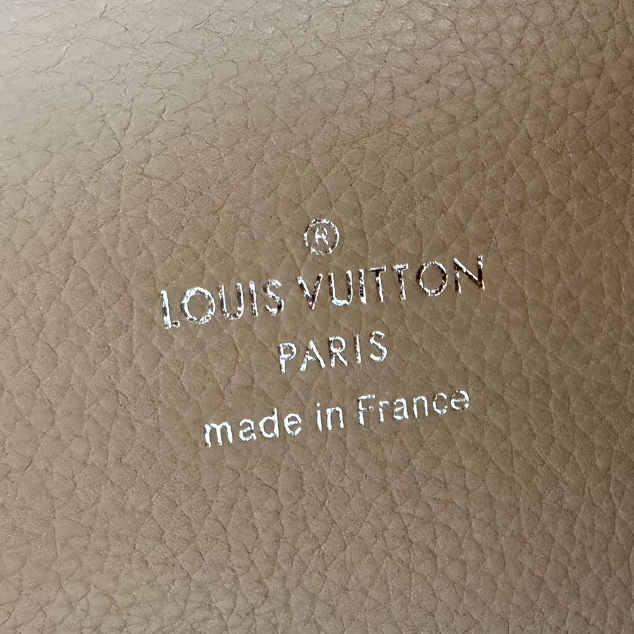ルイ ヴィトン LOUIS VUITTON ショルダーバッグ モノグラムマヒナ ヒナMM M53140