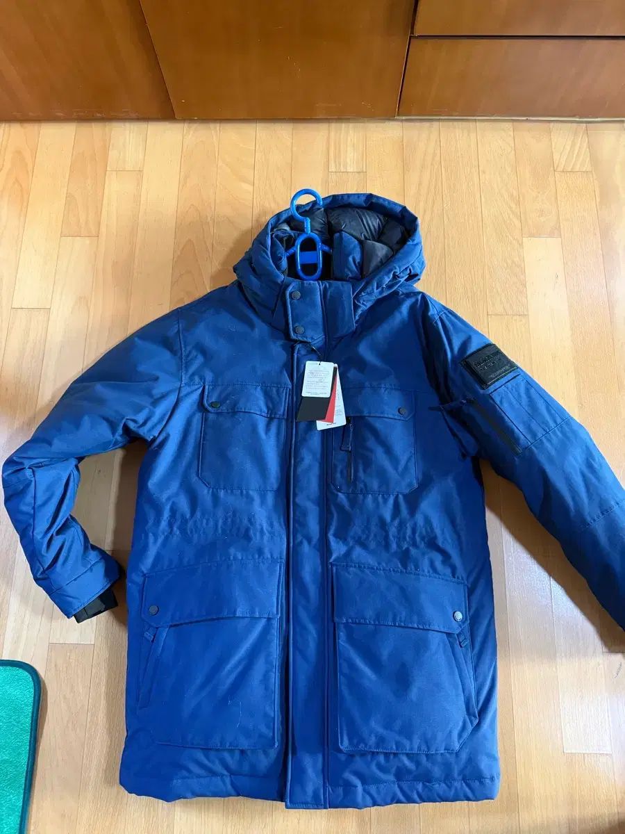 BLACK YAK ダウン 新品
