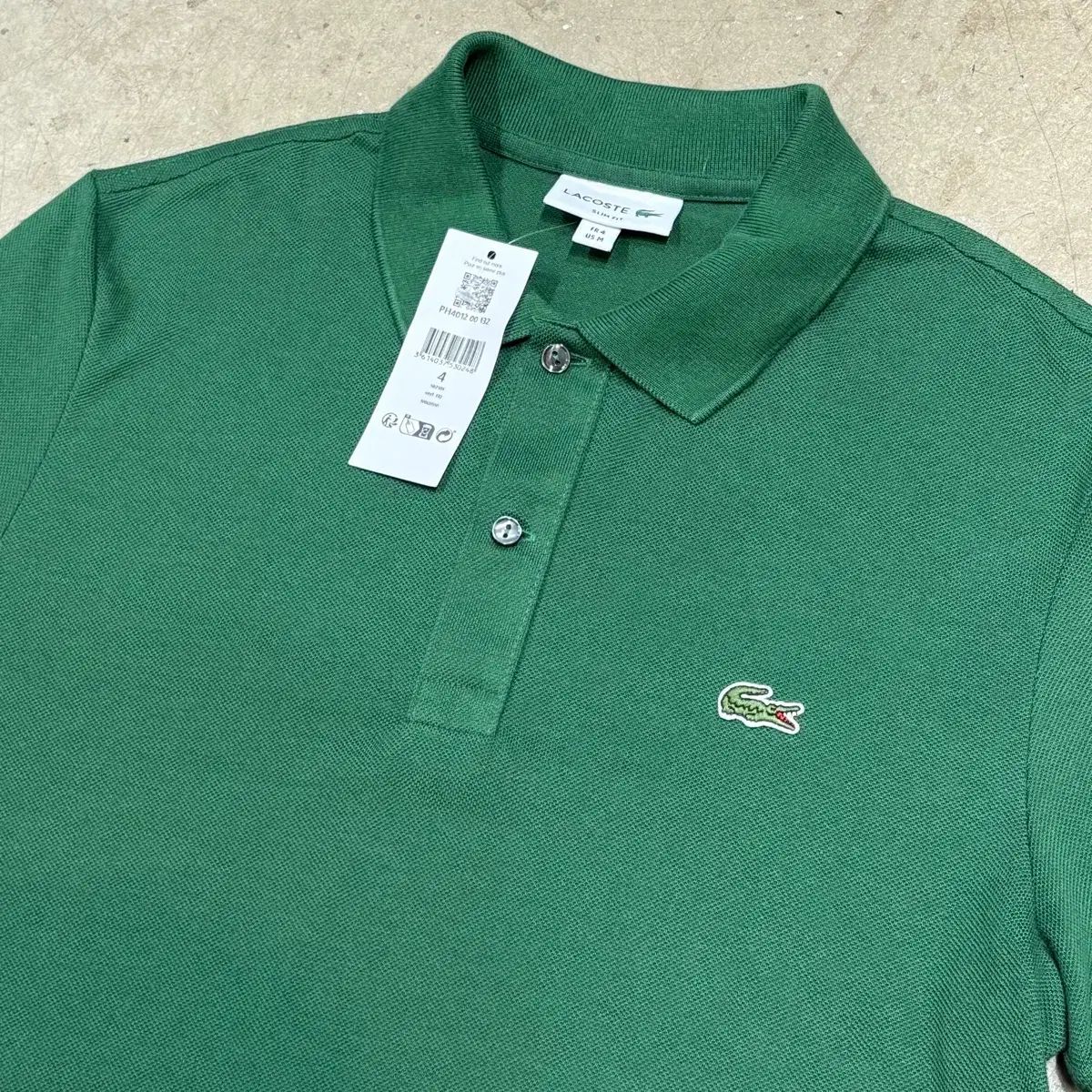 新品 ラコステ グリーン KARA 半袖Tシャツ 4(M) 新品 ラコステ グリーン KARA 半袖Tシャツ 4(M)