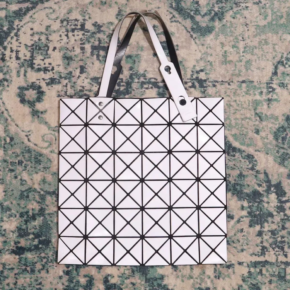 BAO BAO ISSEY MIYAKE バオバオイッセイミヤケ トートバッグ (白) 正規品
