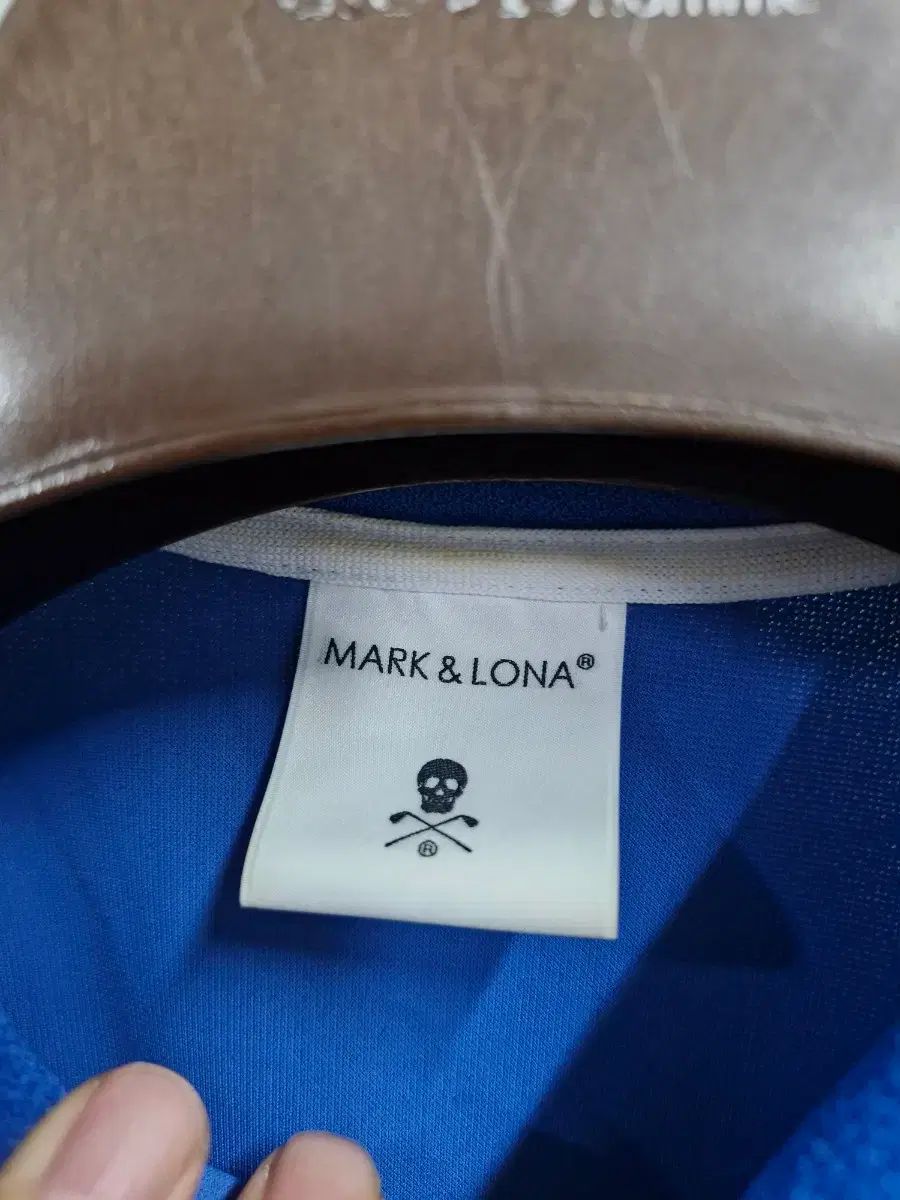 95-100L MARK & LONA マークアンドロナ ミニ ファイル ベーシック 機能性 KARA（カラ） 半袖Tシャツ ブルー