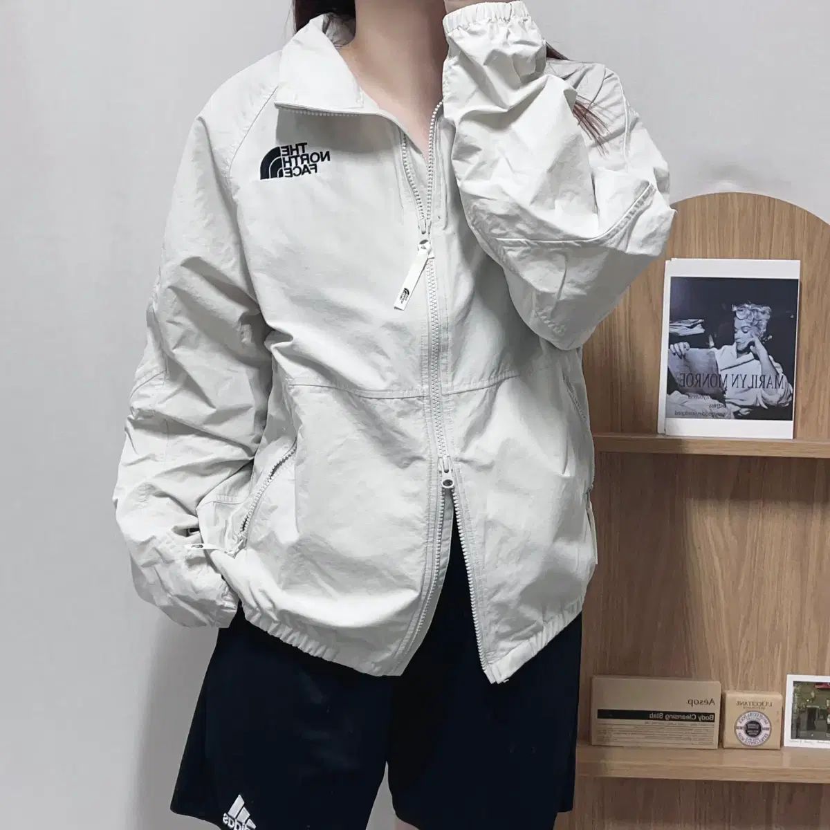 正規品 THE NORTH FACE ザノースフェイス グレーベージュ ツーウェイ ロゴ ウィンドブレーカー M