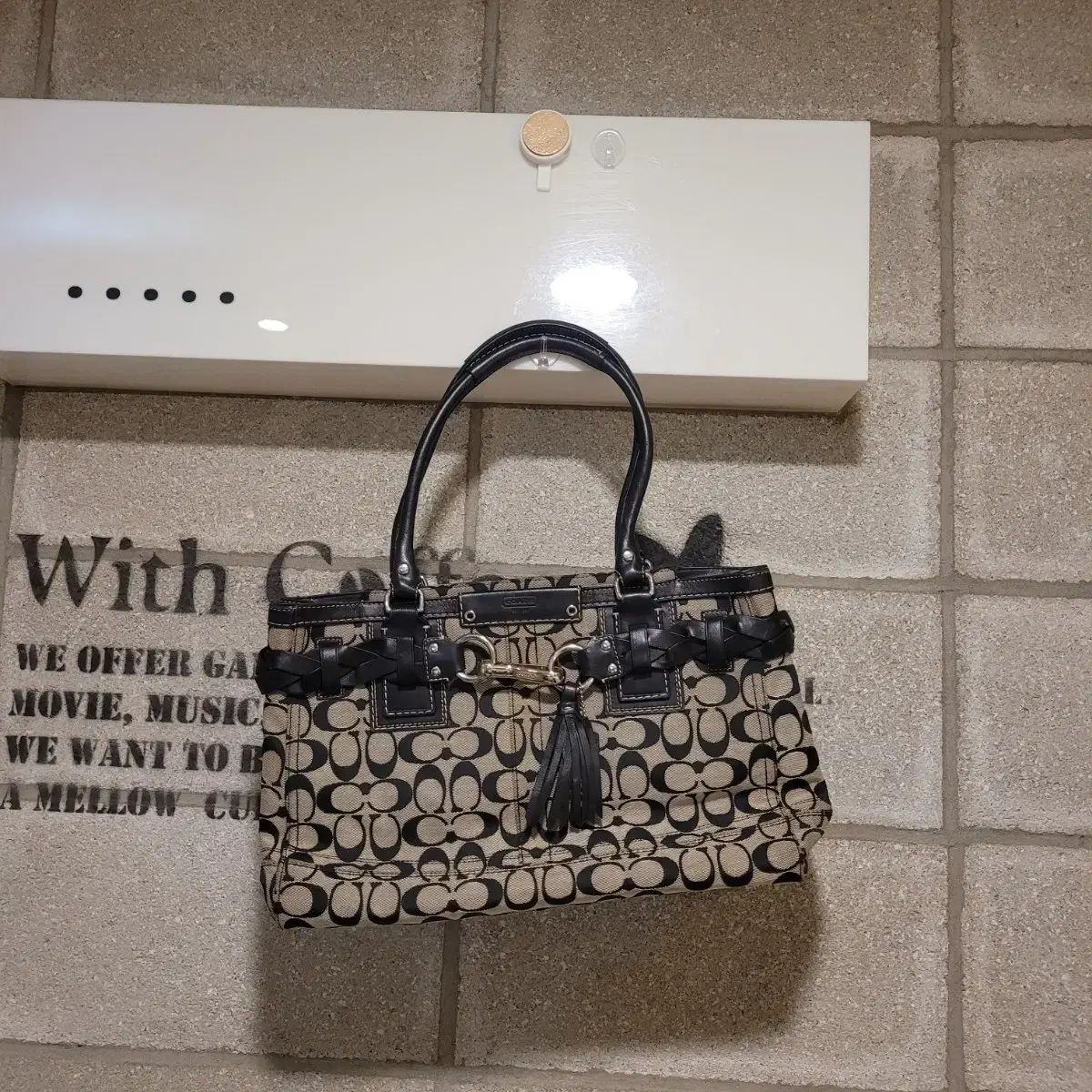 COACH ハンプトン シグネチャー ショルダーバッグ