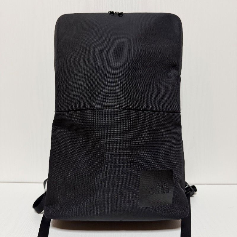 THE NORTH FACE ノースフェイス リュック バックパック ブラック スクエア型 ロゴ デイパック 通勤 通学 メンズ レディース B639