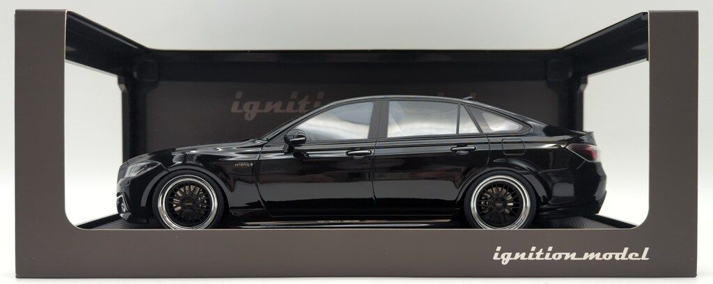 ignition model 1/18レジン製 Toyota Crown (220) 3.5L RS Advance (Black) IG1678