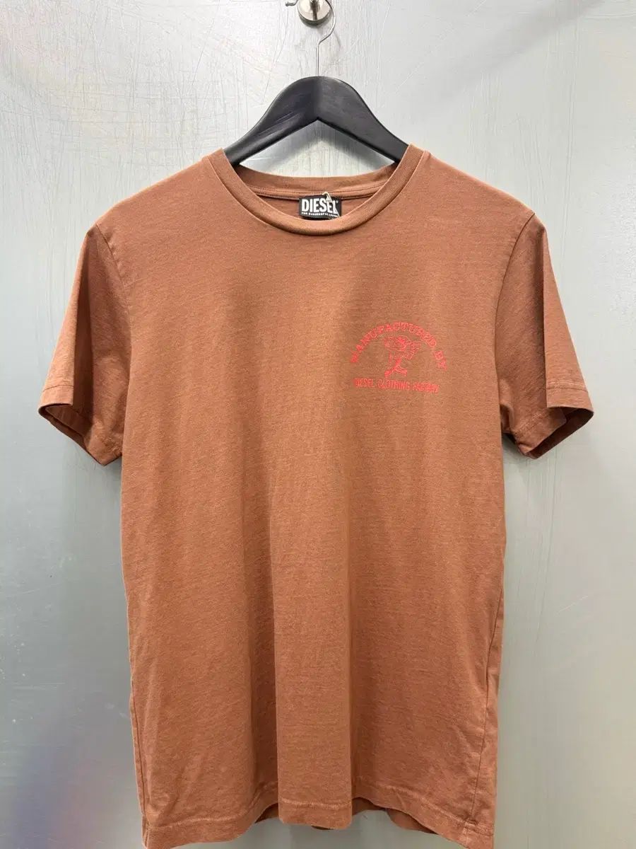 DIESEL ディーゼル ブラウン COLOR レッド グラフィック プリンティング 半袖 Tシャツ