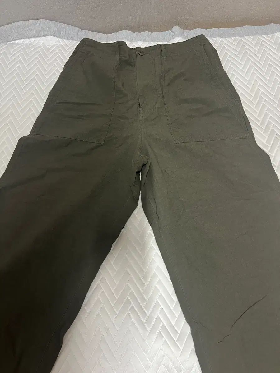 スチールのネス パイナップル ベイカー パンツ オリーブ 2サイズ 出品