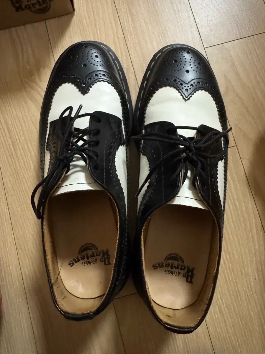DR. MARTENS ドクターマーチン ミッキーマウス ウイングチップ