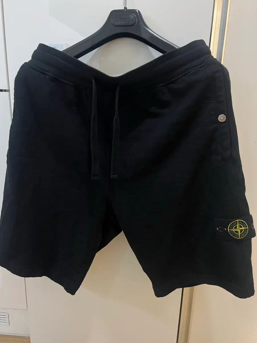 25ss STONE ISLAND ストーンアイランド ハーフパンツ 34 36 (ほぼ新品)