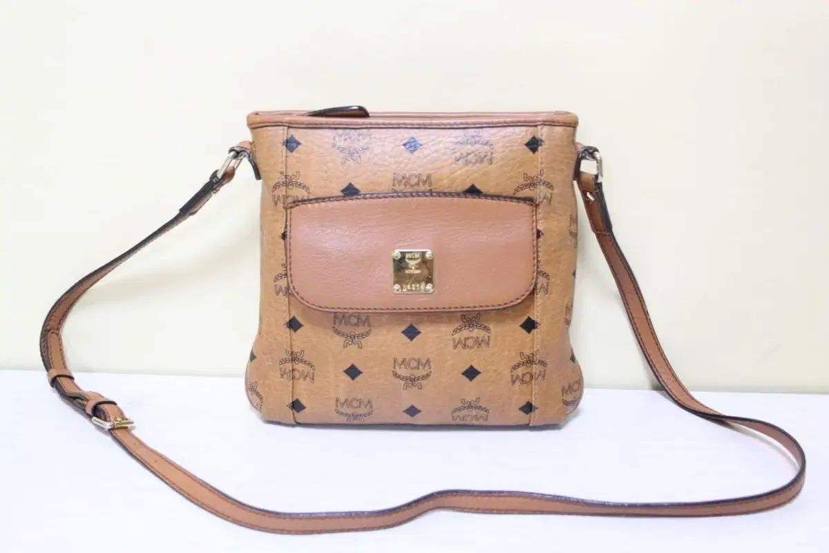 MCM 正規品 クロスバック 11,305円
