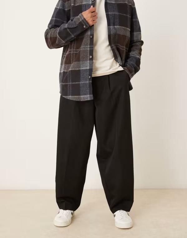 エイソス メンズ ボトムス カジュアルパンツ プリーツ ASOS DESIGN pleated barreleg dress pants Black ブラック
