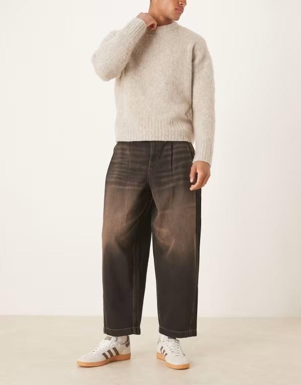 エイソス メンズ ボトムス デニムパンツ ジーンズ ASOS DESIGN oversized taperedfit jeans with brown tint in washed BLACK ブラッ