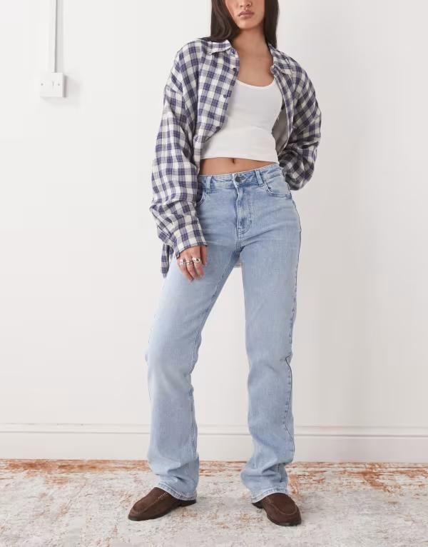 ノイジーメイ レディース ボトムス デニムパンツ ストレート ハイウエスト ジーンズ Noisy May Monica high waistraight leg jeans in light blue