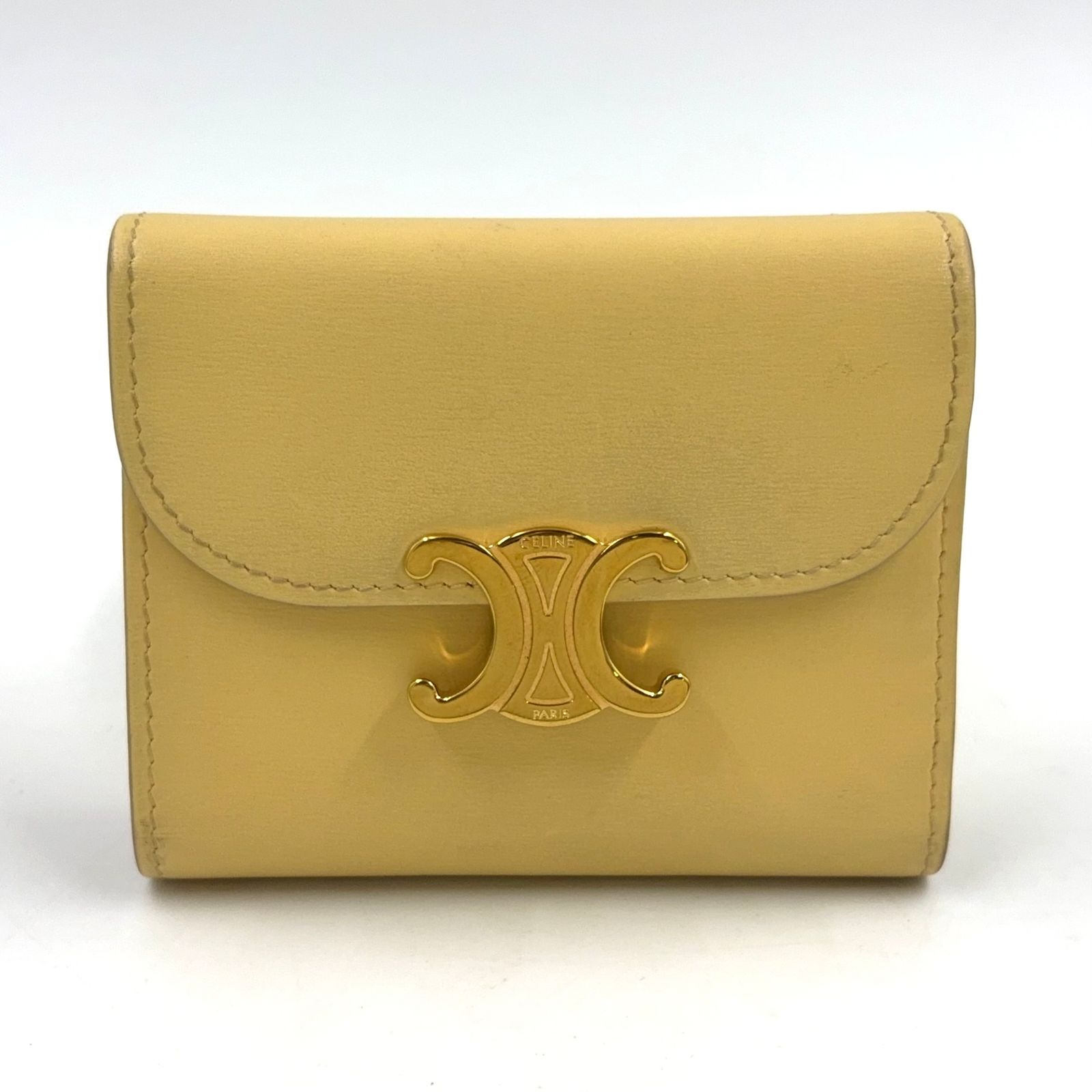 【新着】CELINE スモールフラップトリオンフ レザー ライトイエロー 三つ折り財布 ゴールド