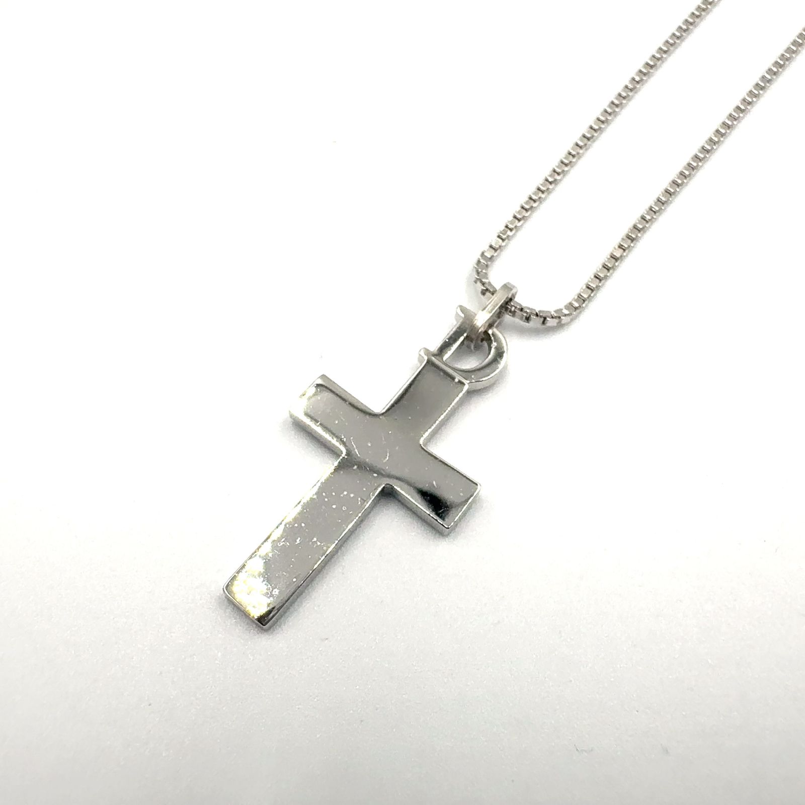 【新着】Christian Dior Dロゴ クロスモチーフ メタル シルバー ネックレス