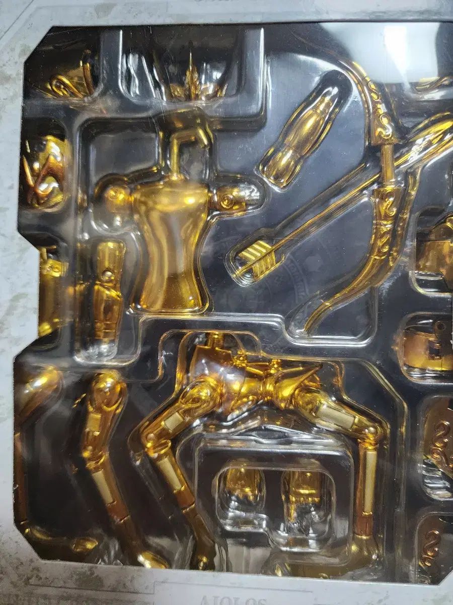 SAINT LUIS フィギュア BANDAI