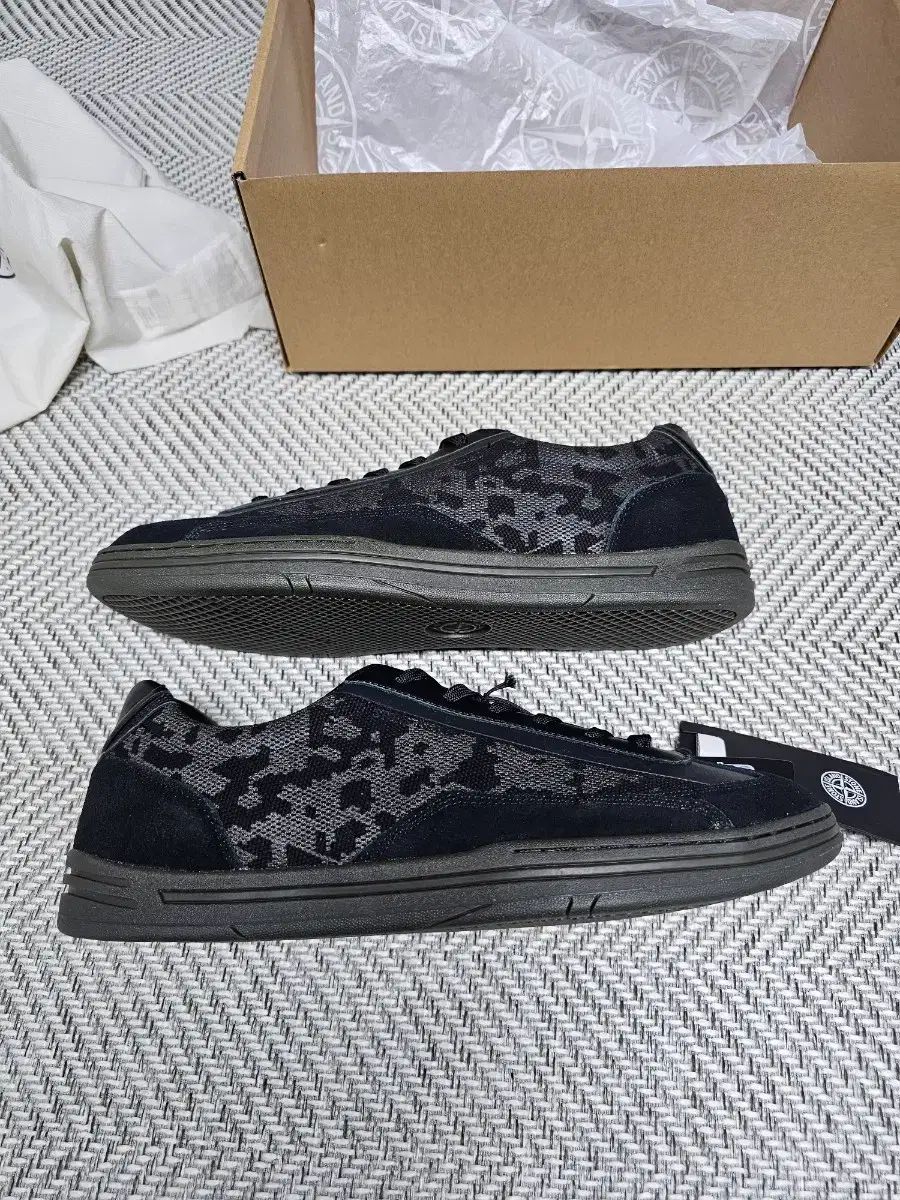 STONE ISLAND ストーンアイランド スニーカー ブラック STONE ISLAND ストーンアイランド スニーカー ブラック