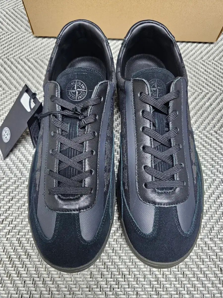 STONE ISLAND ストーンアイランド スニーカー ブラック STONE ISLAND ストーンアイランド スニーカー ブラック