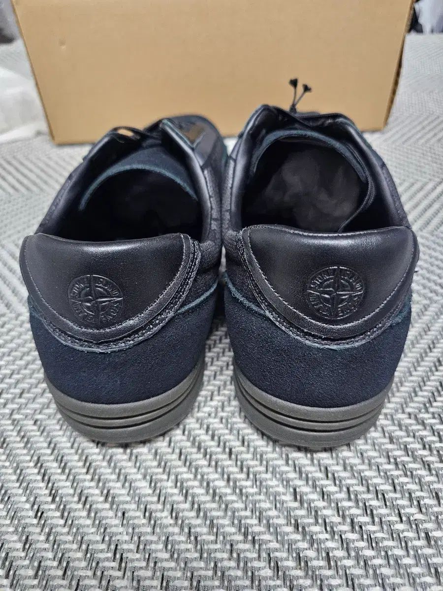 STONE ISLAND ストーンアイランド スニーカー ブラック STONE ISLAND ストーンアイランド スニーカー ブラック