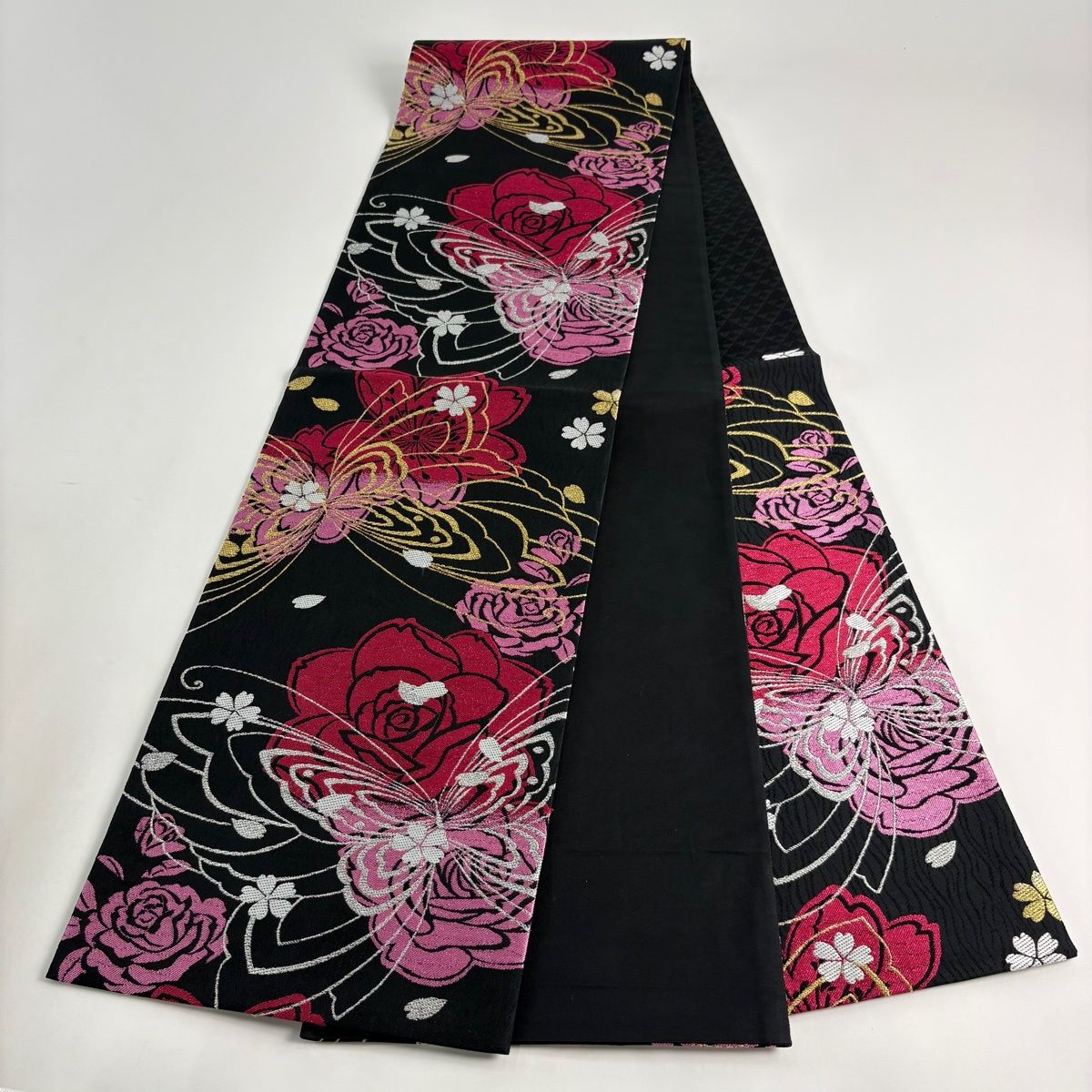 美品】 袋帯 秀品 やまと 振袖向き 桜 蝶 金糸 箔 黒 六通 正絹 【中古 