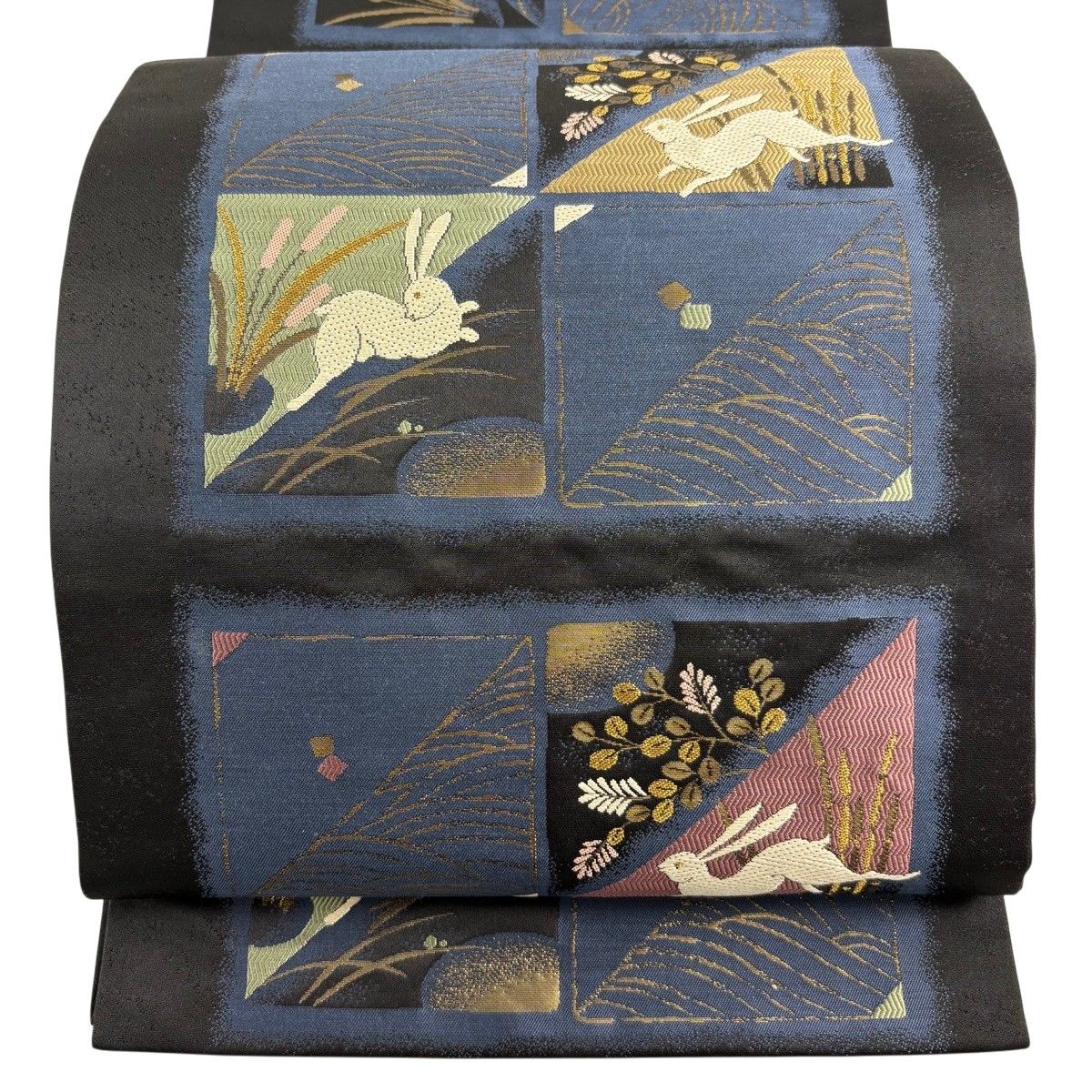 【美品】 開き名古屋帯 秀品 白兎 ススキ 箔 金糸 紺色 正絹 【中古】