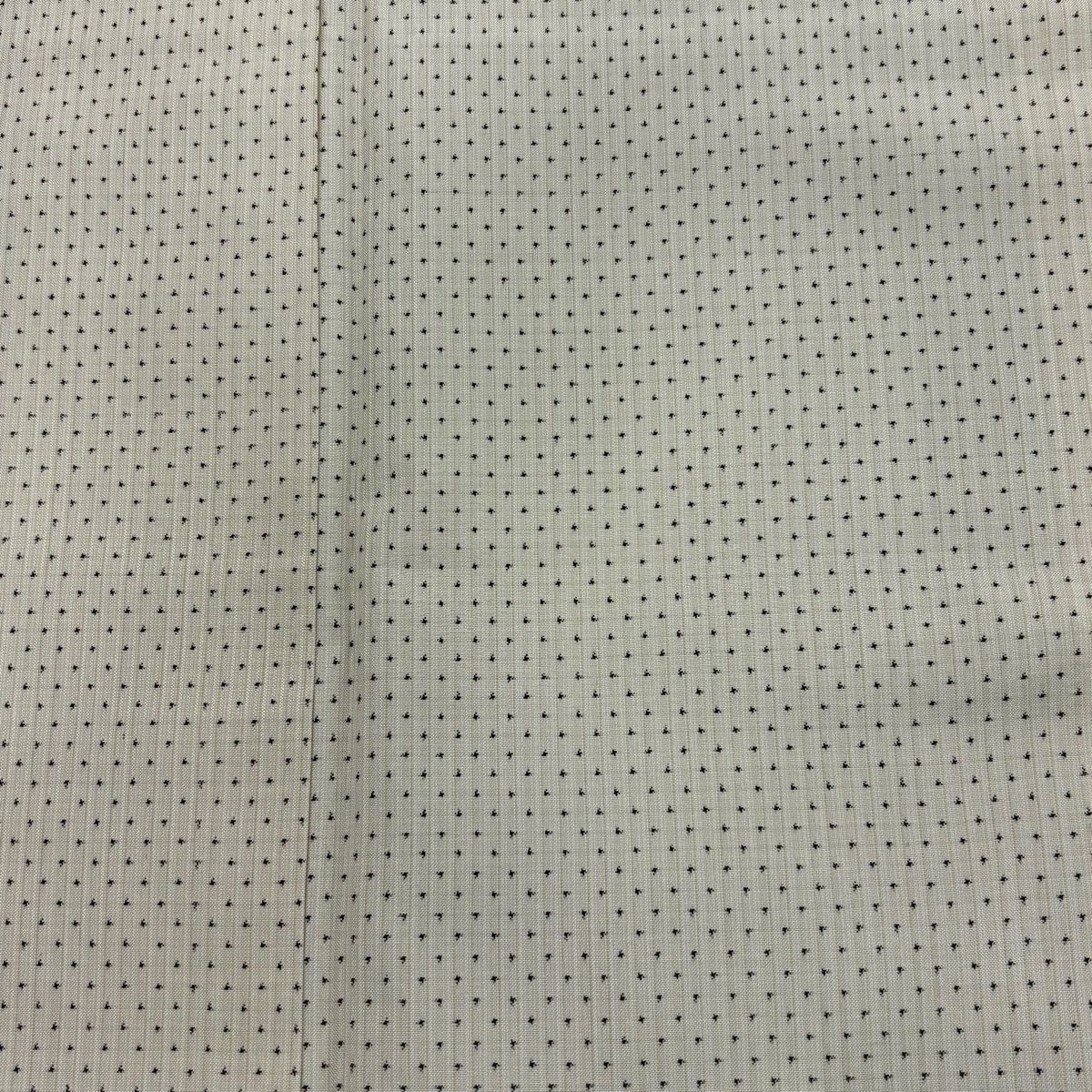 【美品】 大島紬 身丈168.5cm 裄丈67cm M 袷 奄美絣 証紙 幾何学 クリーム 正絹 名品 【中古】