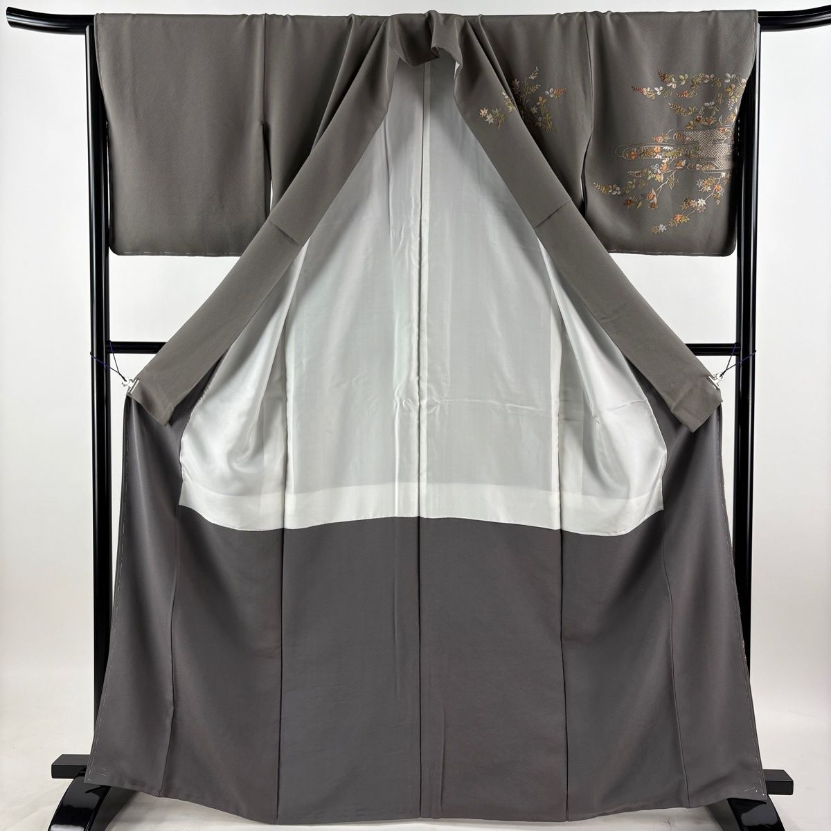 【美品】 訪問着 身丈165cm 裄丈66cm M 袷 ヱ霞 萩 金糸 刺繍 灰茶 正絹 名品 【中古】 【美品】 訪問着 身丈165cm 裄丈66cm M 袷 ヱ霞 萩 金糸 刺繍 灰茶 正絹 名品 【中古】