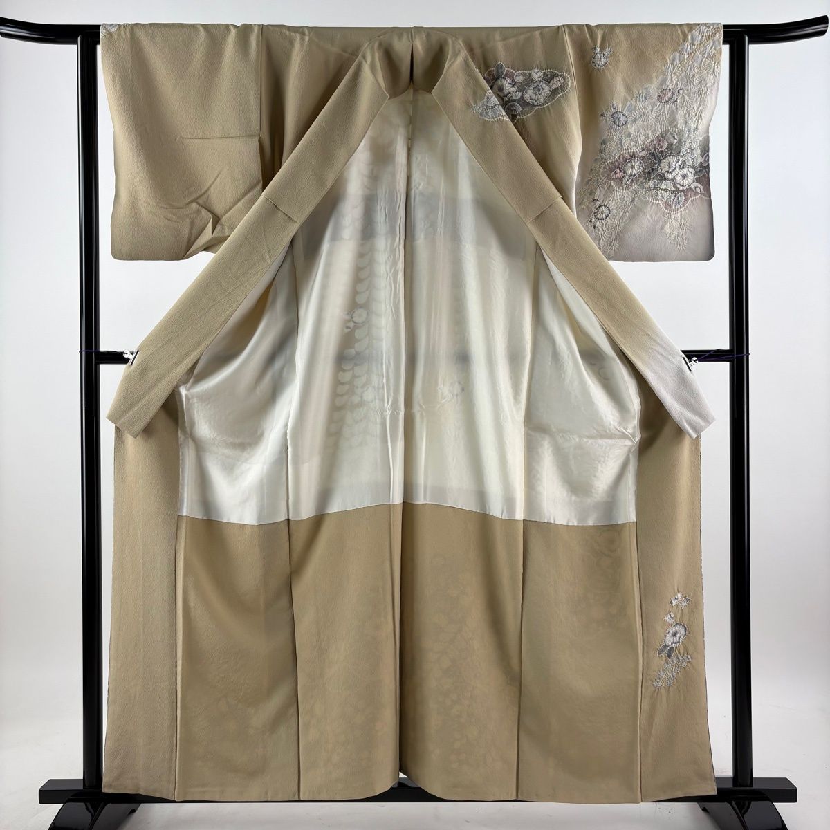 【美品】 訪問着 身丈159cm 裄丈62.5cm S 袷 落款 辻が花 雲文 ぼかし ベージュ 正絹 名品 【中古】 【美品】 訪問着 身丈159cm 裄丈62.5cm S 袷 落款 辻が花 雲文 ぼかし ベージュ 正絹 名品 【中古】