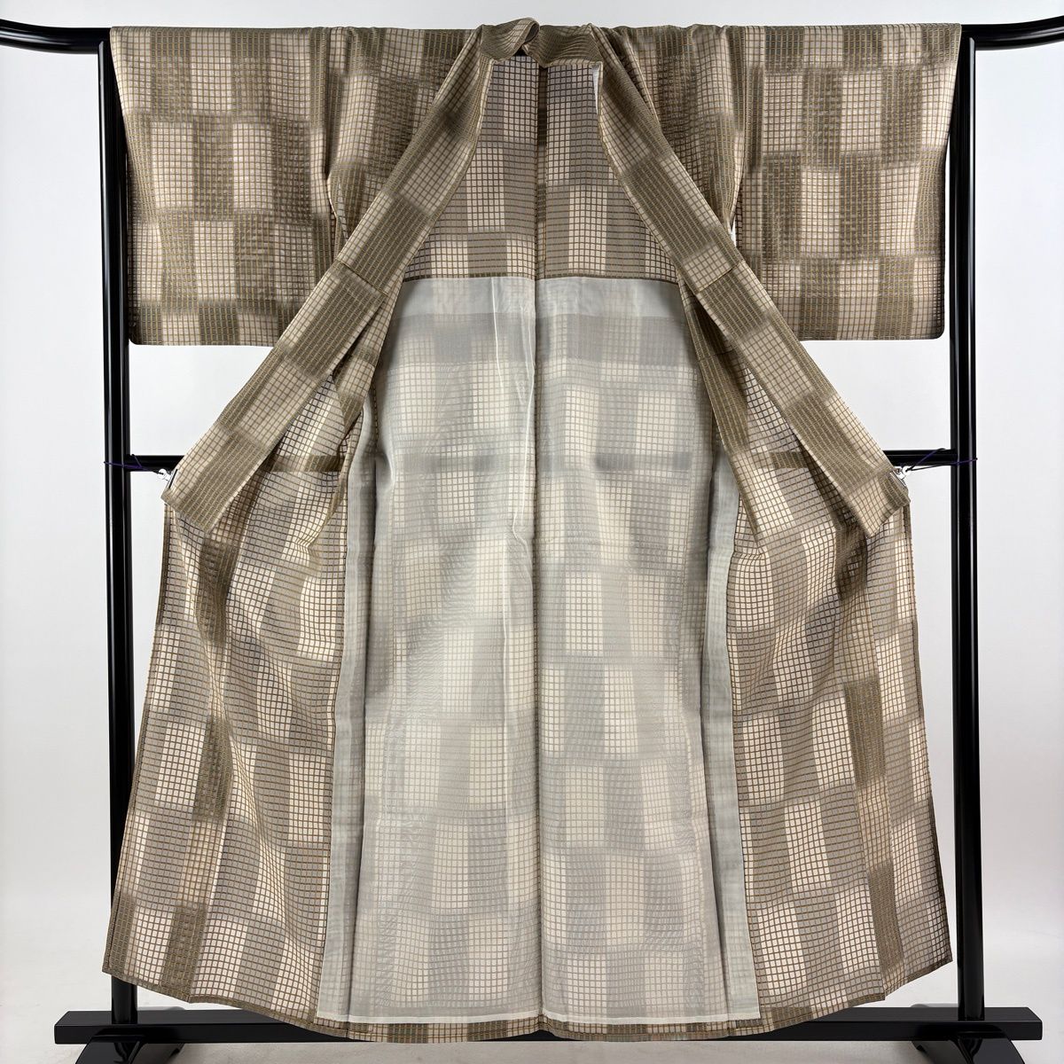 【美品】 紬 身丈157cm 裄丈64.5cm M 薄物 夏紬 変わり市松 格子 ベージュ 正絹 名品 【中古】 【美品】 紬 身丈157cm 裄丈64.5cm M 薄物 夏紬 変わり市松 格子 ベージュ 正絹 名品 【中古】
