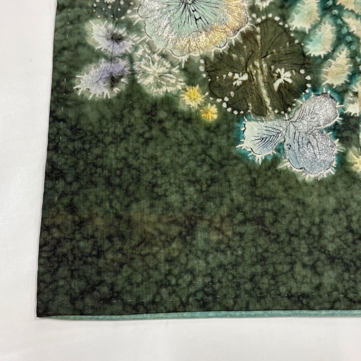 訪問着 身丈162.5cm 裄丈64.5cm M 袷 落款 辻が花 金銀彩 染め分け 薄緑 正絹 名品 【中古】 訪問着 身丈162.5cm 裄丈64.5cm M 袷 落款 辻が花 金銀彩 染め分け 薄緑 正絹 名品 【中古】