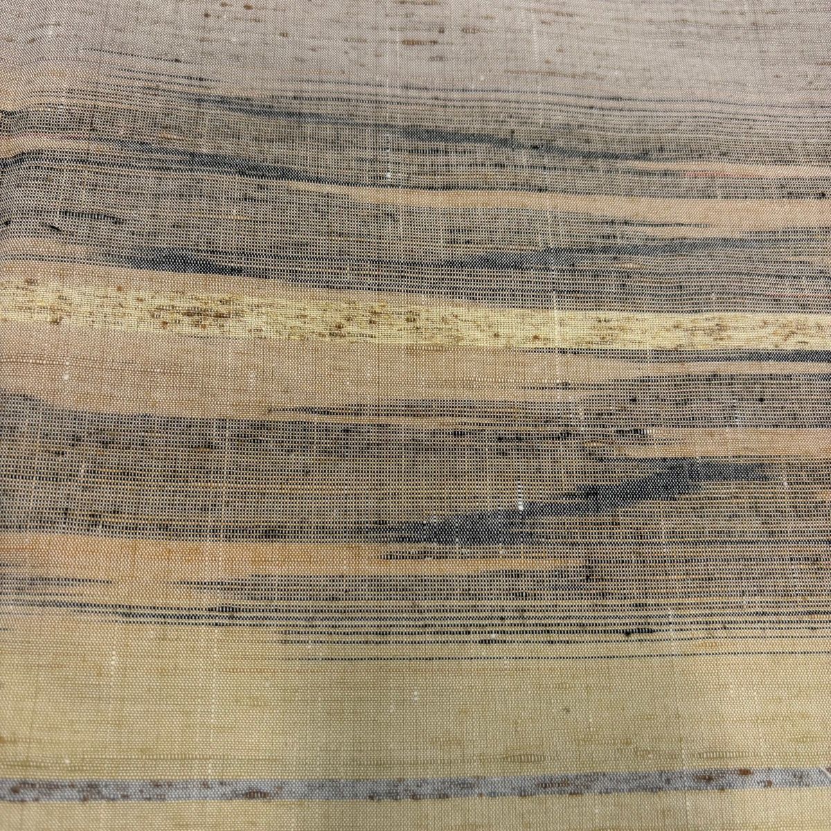 【美品】 付下げ 身丈161.5cm 裄丈66cm M 袷 紬地 霞 縞 薄小豆 正絹 名品 【中古】