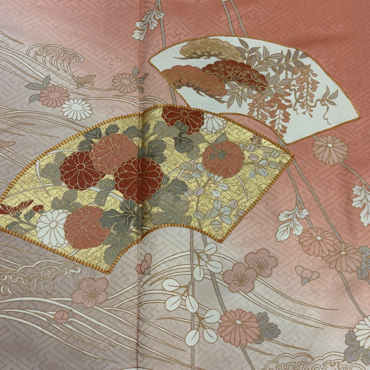 訪問着 身丈158.5cm 裄丈63cm S 袷 吾妻徳穂 落款 扇面 草花 金糸 金彩 サーモンピンク 正絹 名品 【中古】