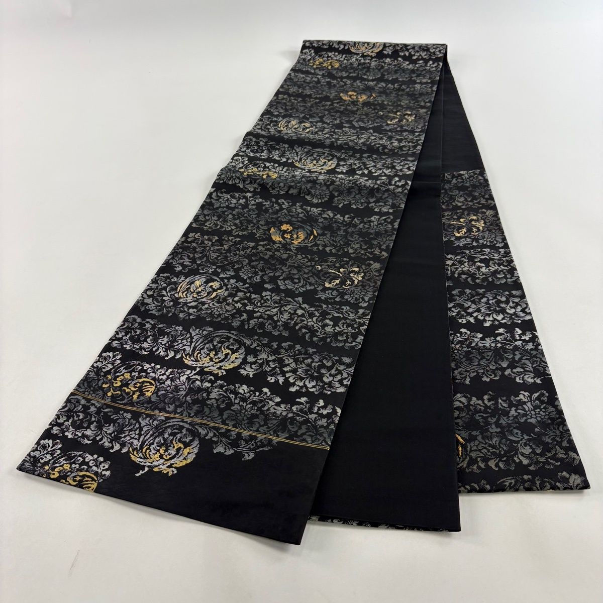 袋帯 名品 鳳凰 花唐草 黒 六通 正絹 【中古】 袋帯 名品 鳳凰 花唐草 黒 六通 正絹 【中古】