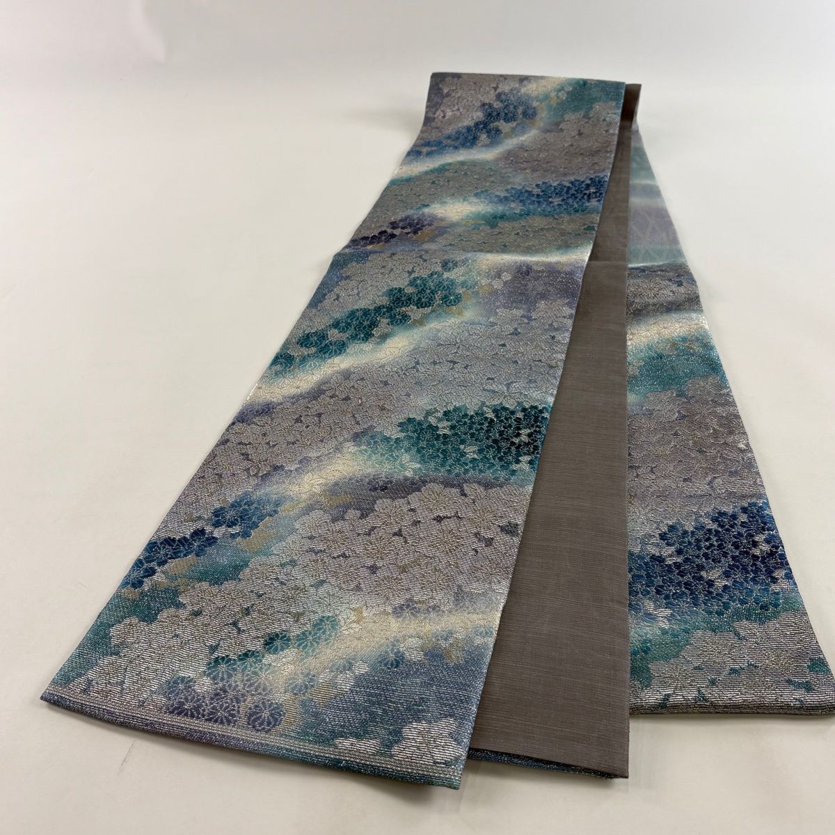 袋帯 名品 桜 菊 銀糸 プラチナ箔 青緑 六通 正絹 【中古】 袋帯 名品 桜 菊 銀糸 プラチナ箔 青緑 六通 正絹 【中古】