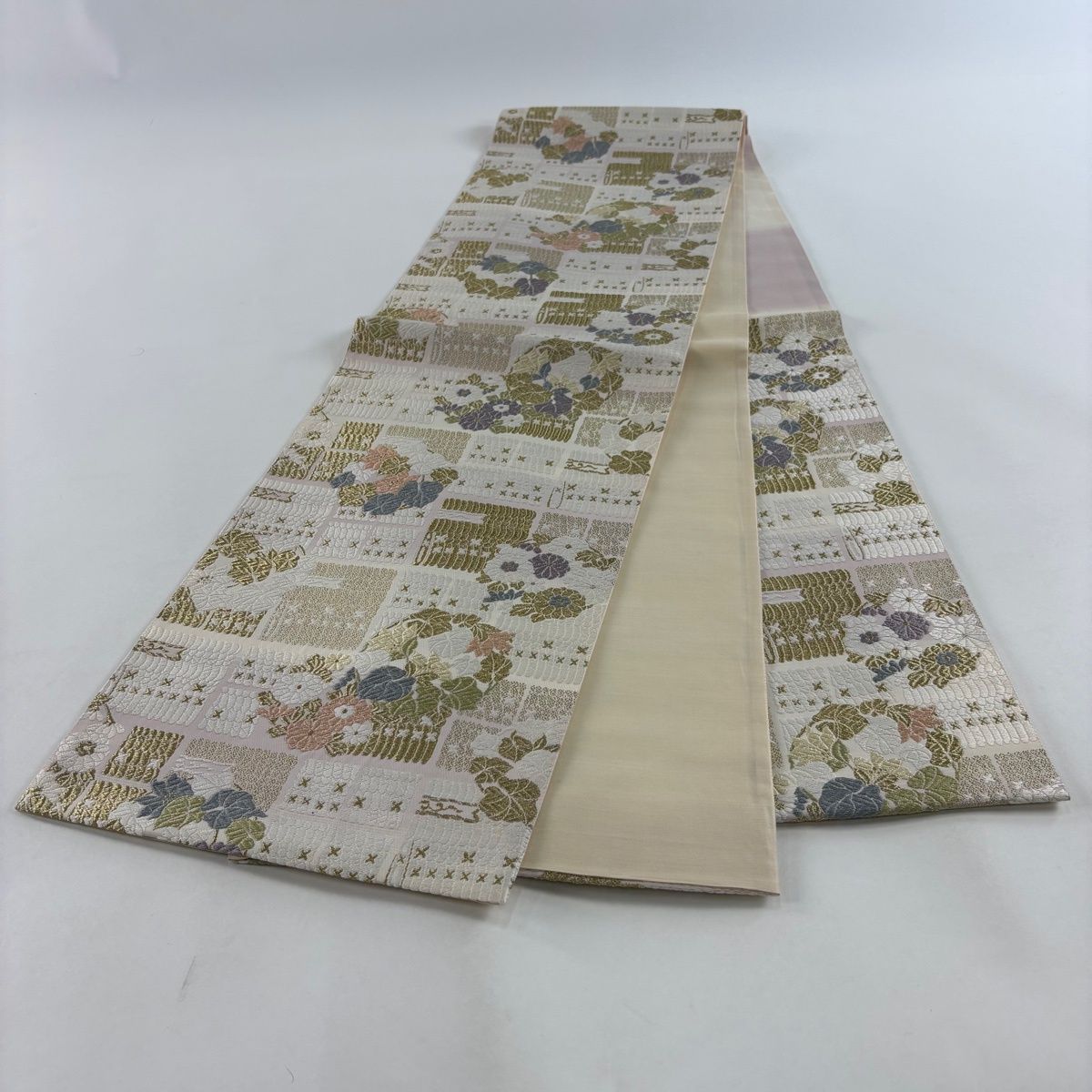 袋帯 名品 花丸文 鎧威 金糸 箔 クリーム 六通 正絹 【中古】