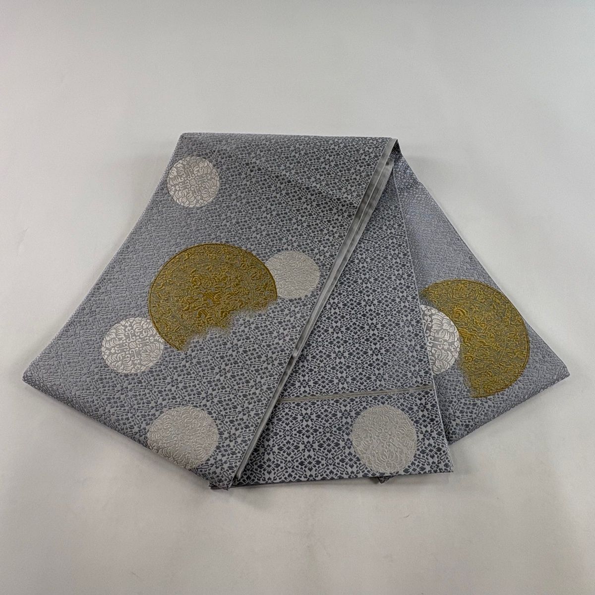 【美品】 袋帯 逸品 落款 山口弘躬監修 小葵地葡萄鏡文 浮線綾文 唐織 金糸 青灰色 お太鼓柄 正絹 【中古】