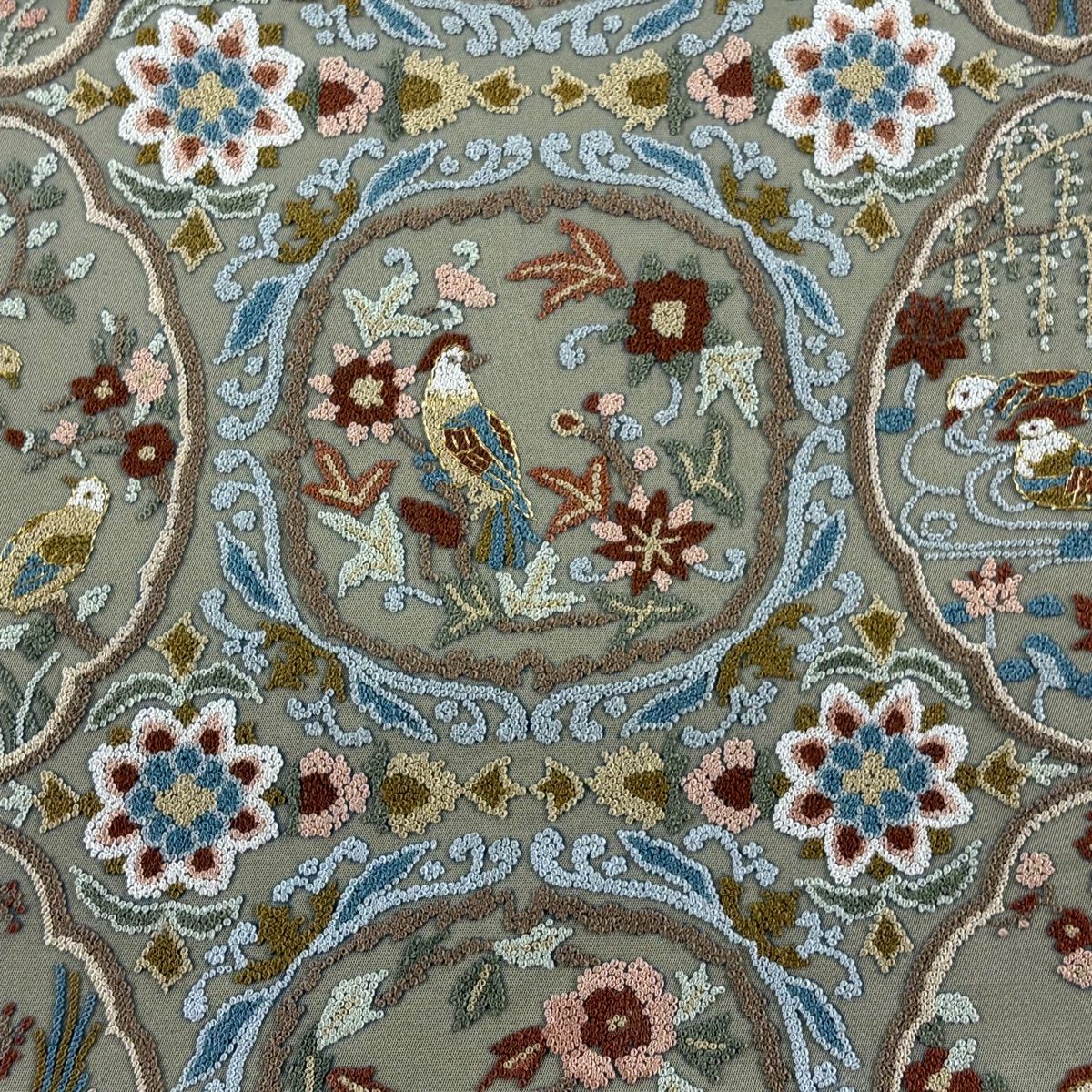 袋帯 逸品 草花 鳥 相良刺繍 金糸 茶緑色 全通 正絹 【中古】
