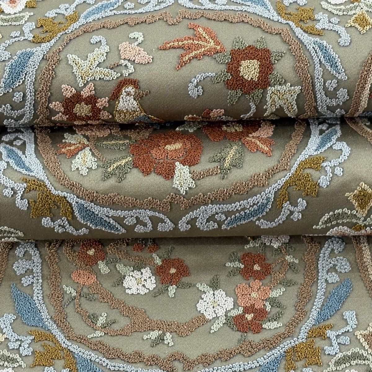 袋帯 逸品 草花 鳥 相良刺繍 金糸 茶緑色 全通 正絹 【中古】