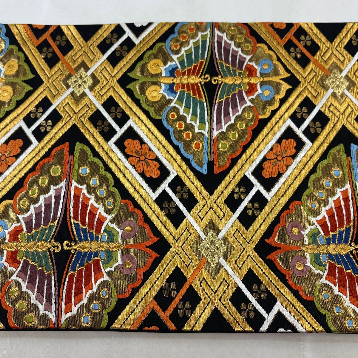 【美品】 袋帯 逸品 河合美術織物 落款 蝶 花 金糸 箔 黒 六通 正絹 【中古】