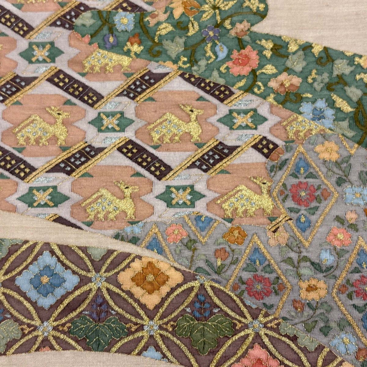 袋帯 逸品 有栖川文 花唐草 金銀糸 薄茶色 お太鼓柄 正絹 【中古】