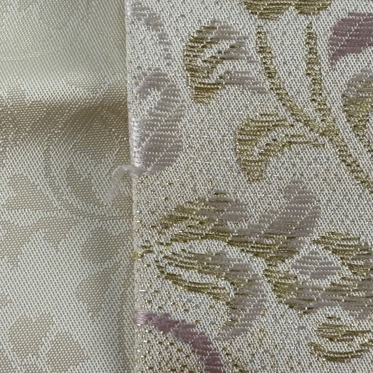 【美品】 袋帯 逸品 誉田屋源兵衛 落款 関西仕立て 小石丸 花唐草 金糸 箔 クリーム 六通 正絹 【中古】 【美品】 袋帯 逸品 誉田屋源兵衛 落款 関西仕立て 小石丸 花唐草 金糸 箔 クリーム 六通 正絹 【中古】
