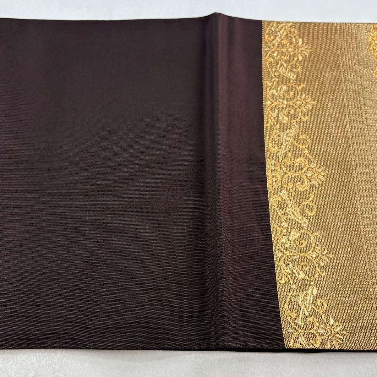 【美品】 袋帯 逸品 帝王紫 落款 向かい鳥 草花 金銀糸 箔 金色 お太鼓柄 正絹 【中古】