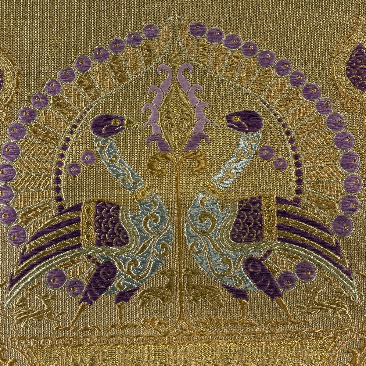 【美品】 袋帯 逸品 帝王紫 落款 向かい鳥 草花 金銀糸 箔 金色 お太鼓柄 正絹 【中古】