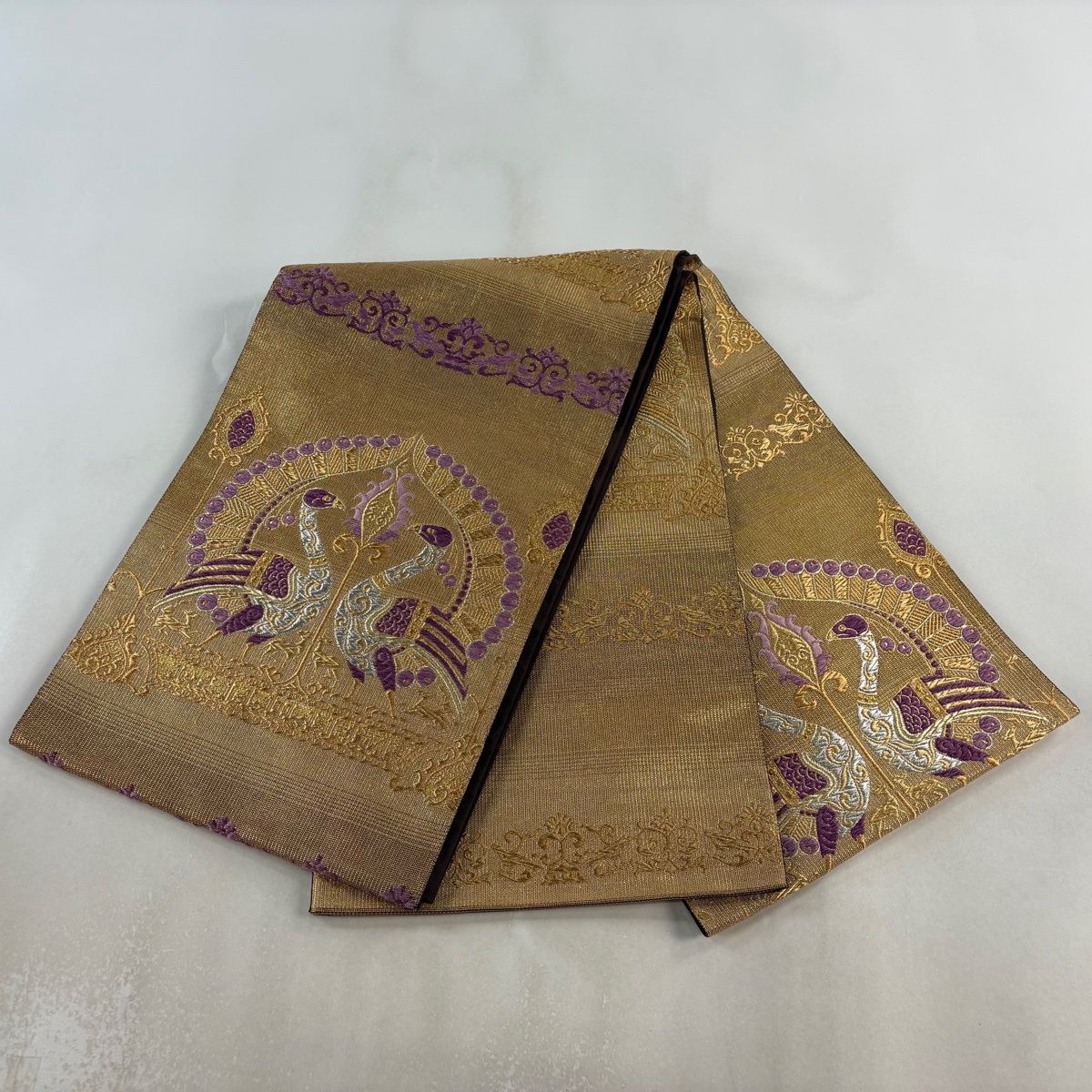 【美品】 袋帯 逸品 帝王紫 落款 向かい鳥 草花 金銀糸 箔 金色 お太鼓柄 正絹 【中古】