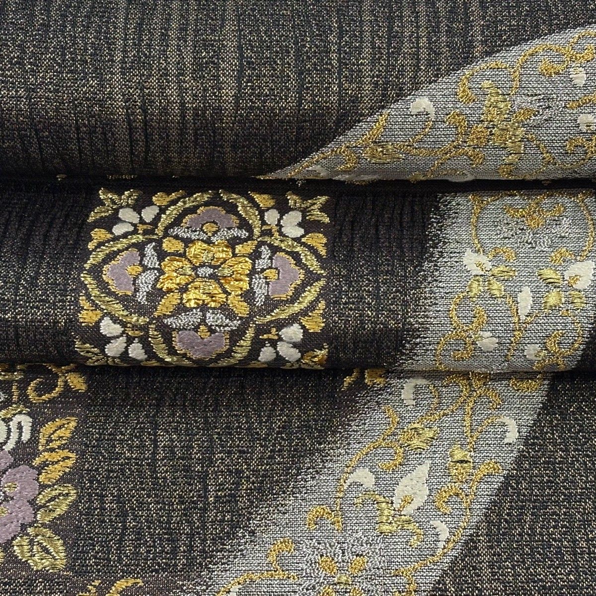 【美品】 袋帯 逸品 誉田屋源兵衛 落款 草花 花唐草 金銀糸 箔 金茶 全通 正絹 【中古】